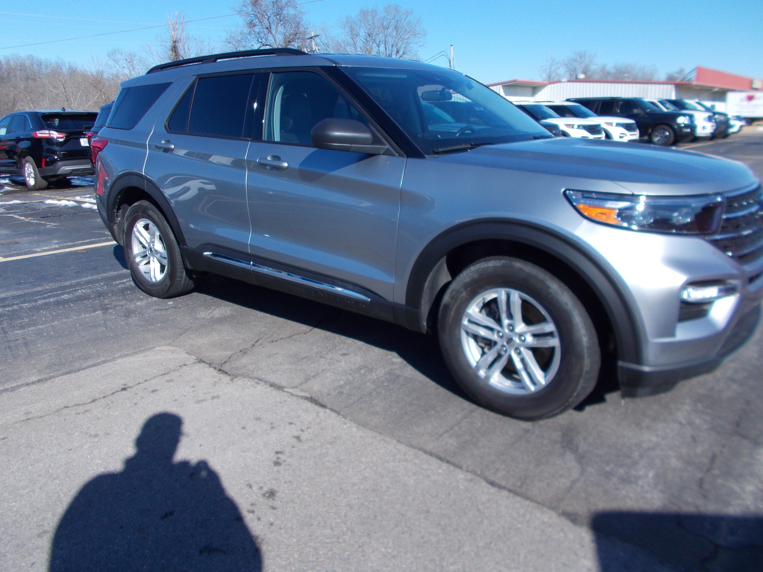 2023 Ford Explorer XLT's photo