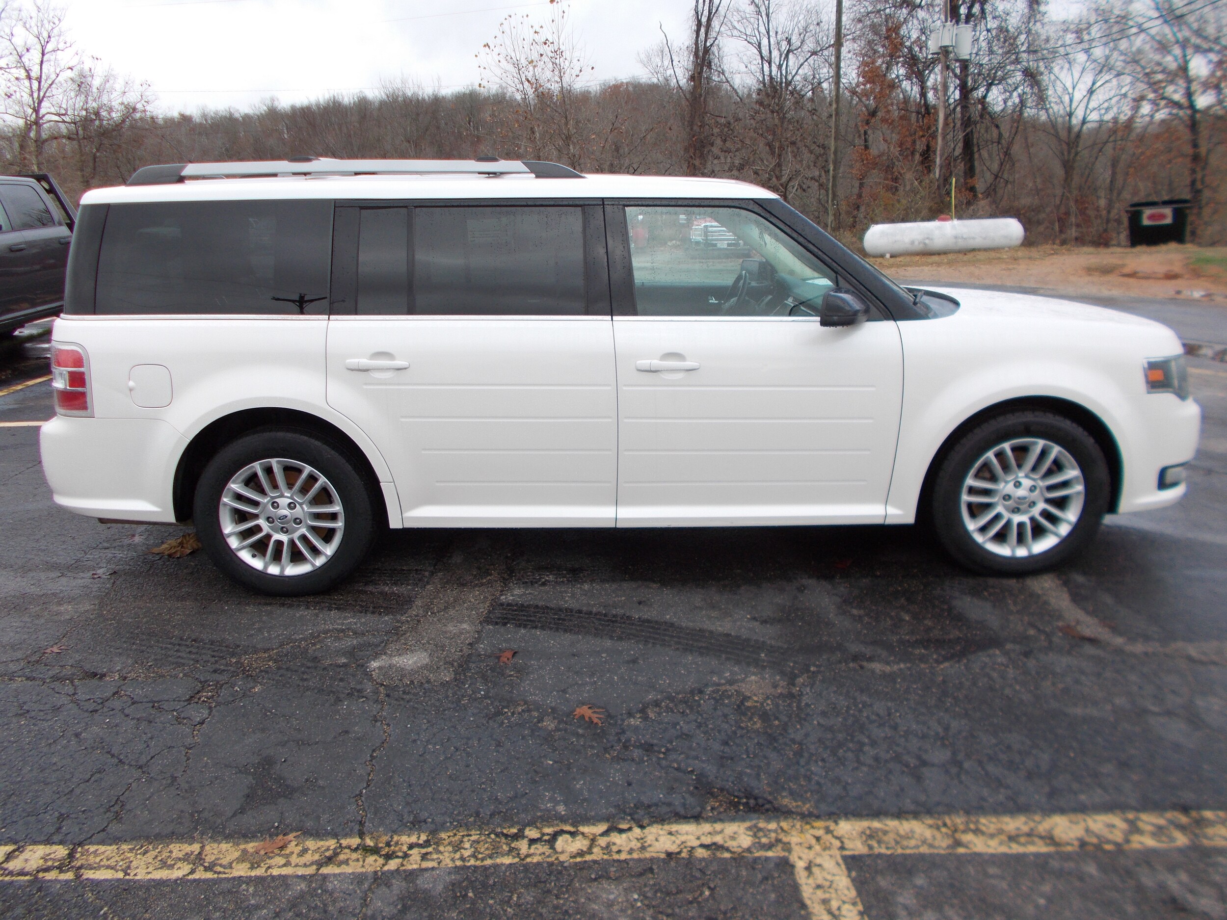 2013 Ford Flex SEL photo 2