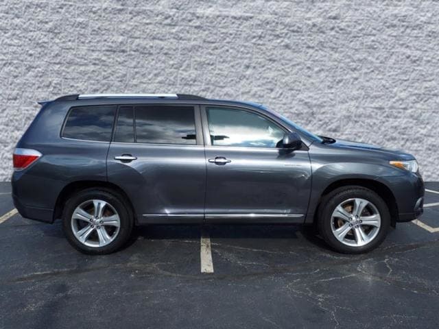 Used 2013 Toyota Highlander Limited with VIN 5TDDK3EH5DS229434 for sale in Frankfort, IL