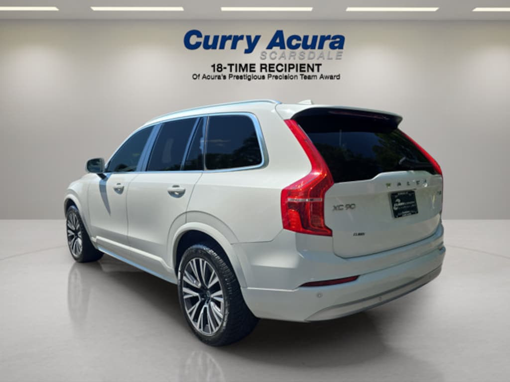 Used 2022 Volvo XC90 Momentum SUV