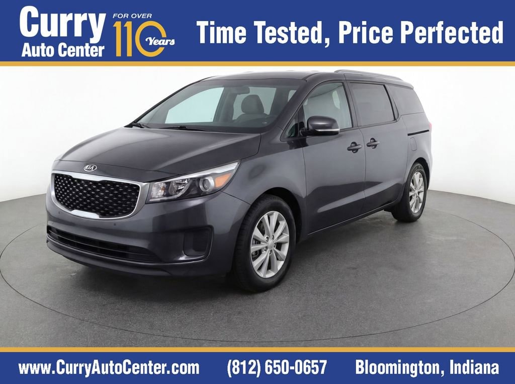 2017 Kia Sedona LX's photo