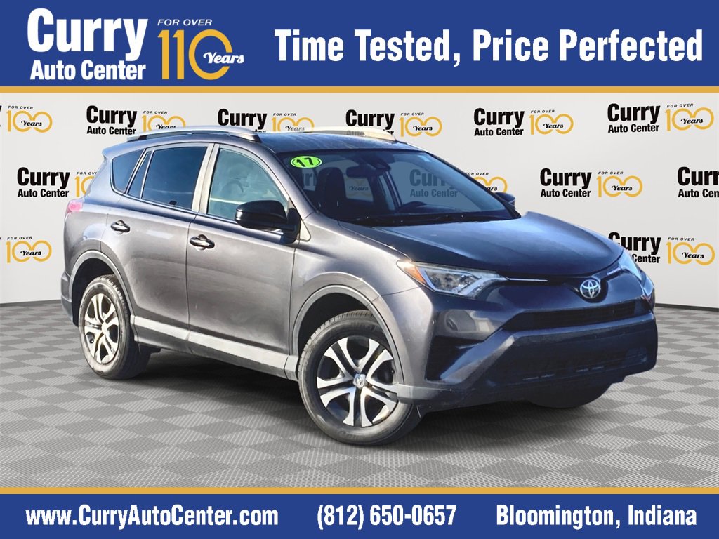 2017 Toyota RAV4 LE's photo