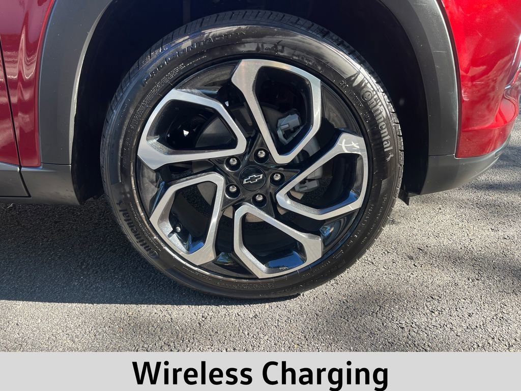 2025 Chevrolet Trax photo 2