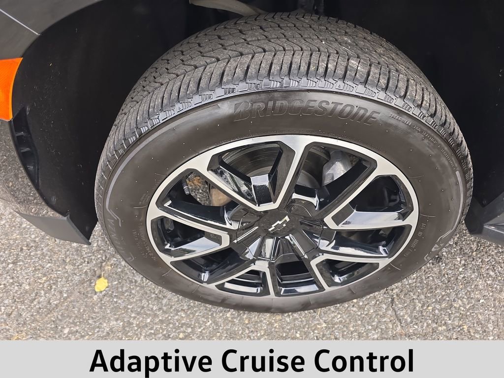 2024 Chevrolet Suburban RST photo 3