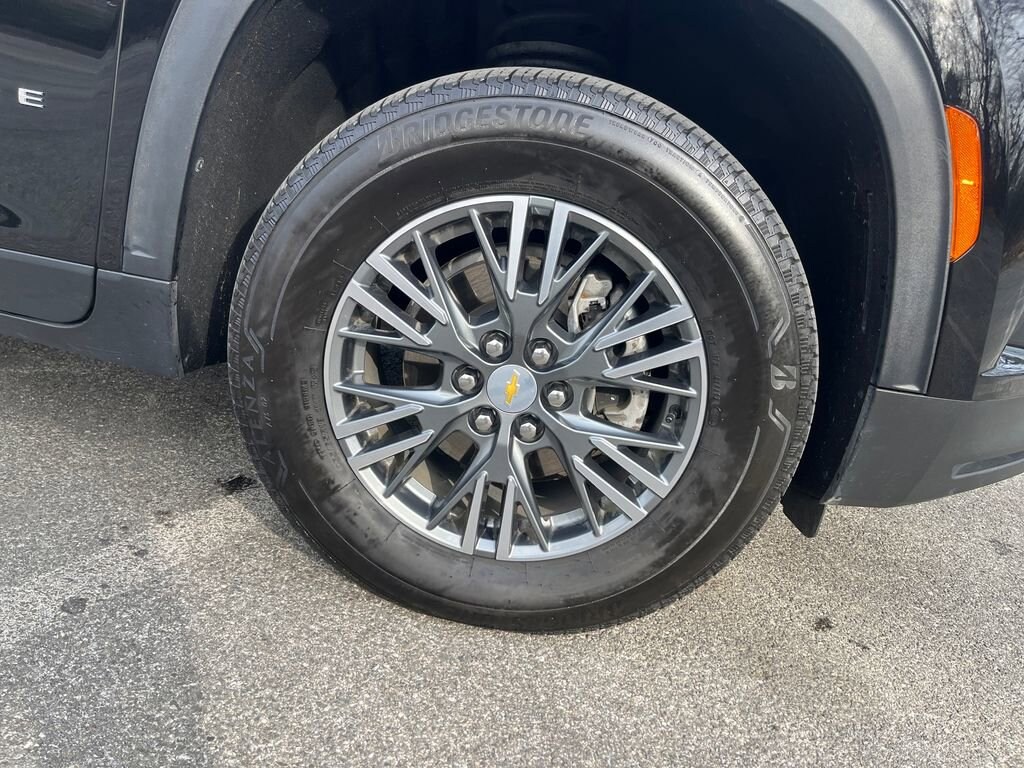 Used 2024 Chevrolet Traverse LT SUV