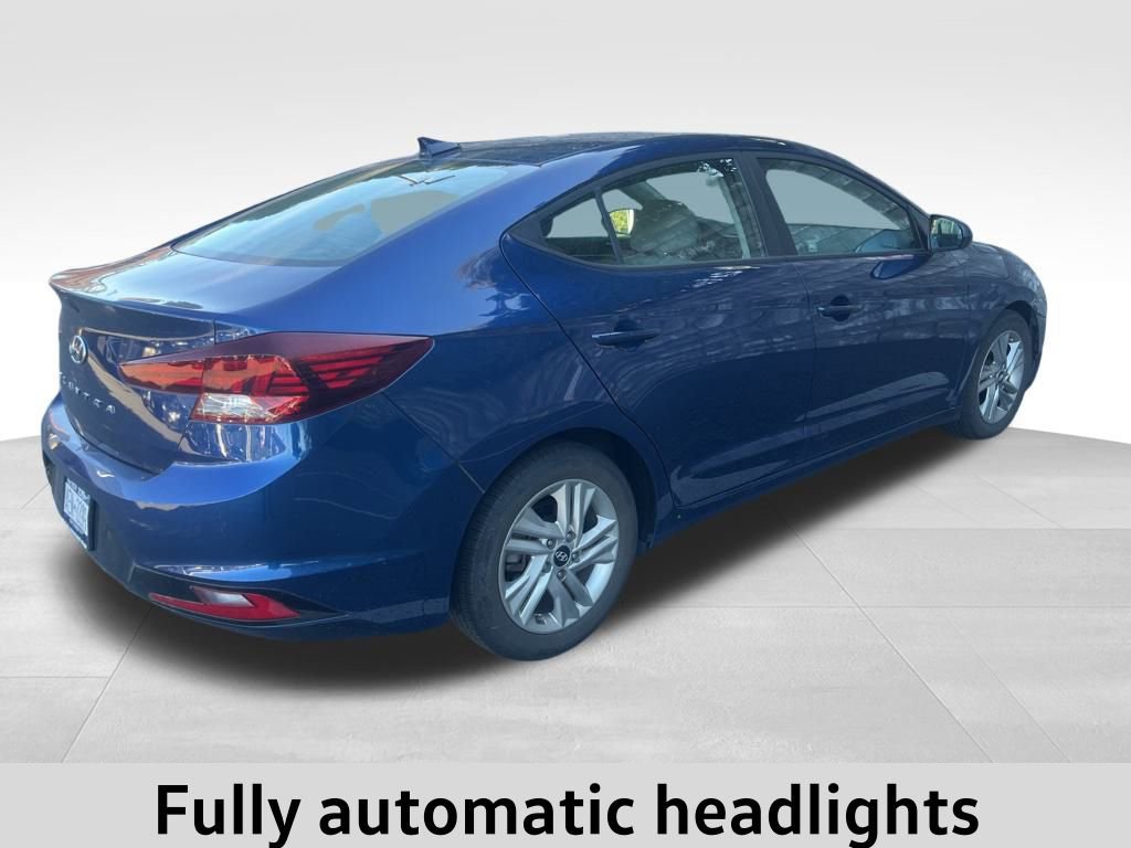 2020 Hyundai Elantra SEL photo 2