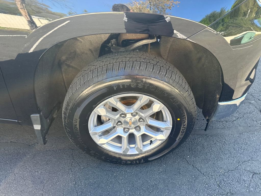 2022 Chevrolet Silverado 1500 LT photo 2