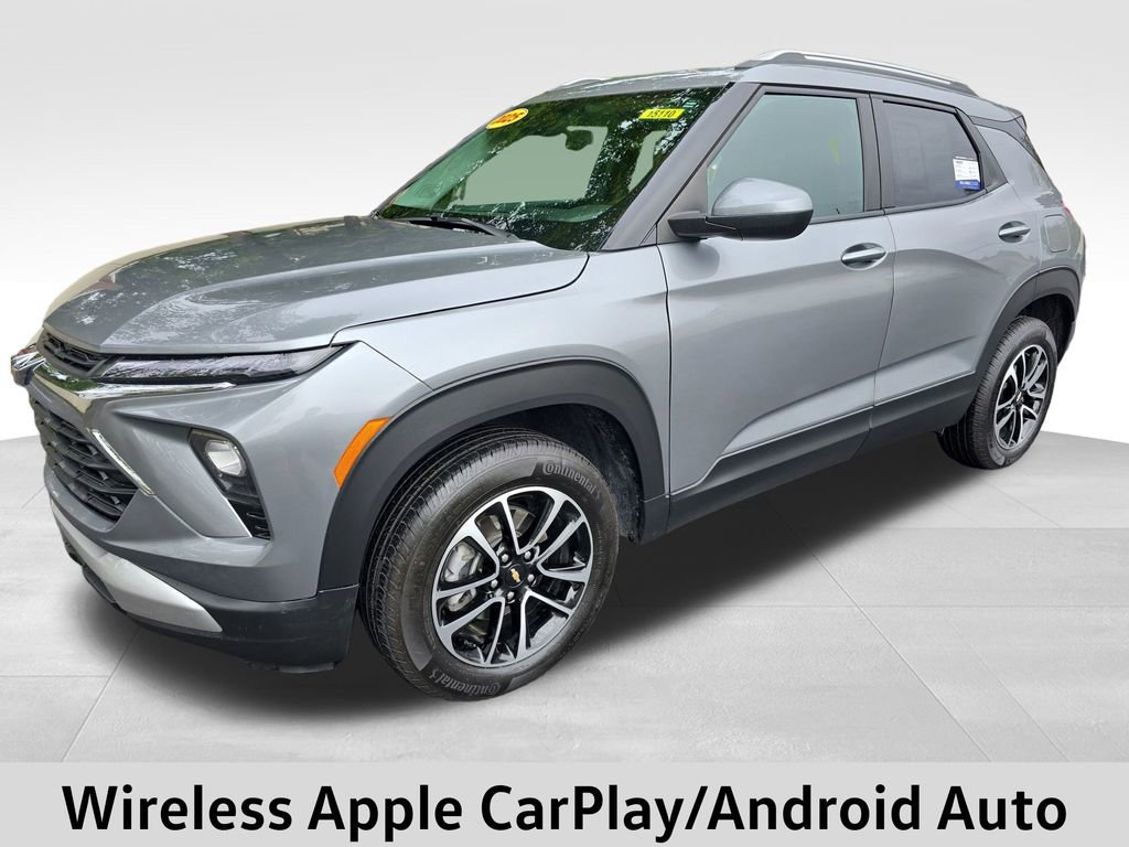 2025 Chevrolet Trailblazer LT photo 3
