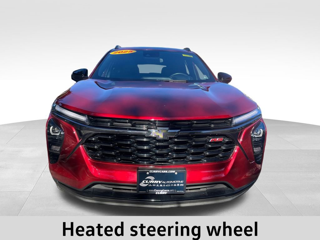 2025 Chevrolet Trax photo 3