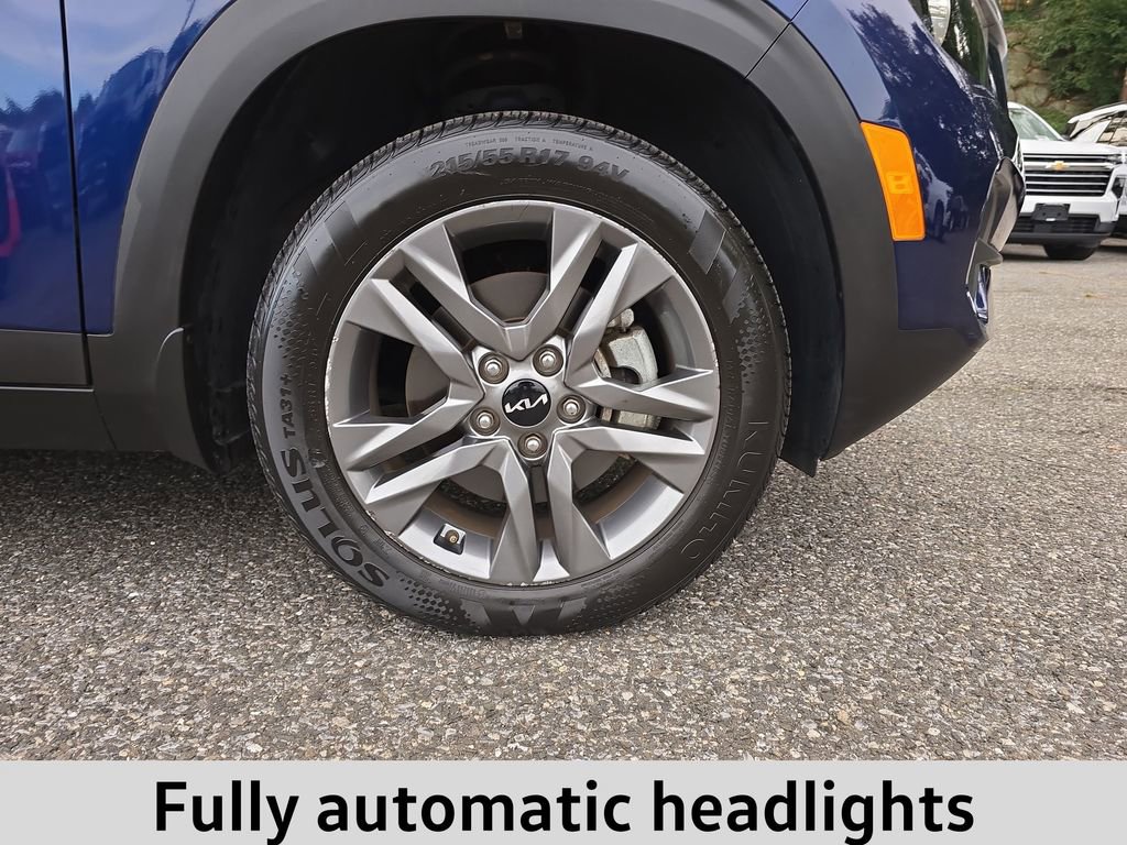 2022 Kia Seltos S photo 2