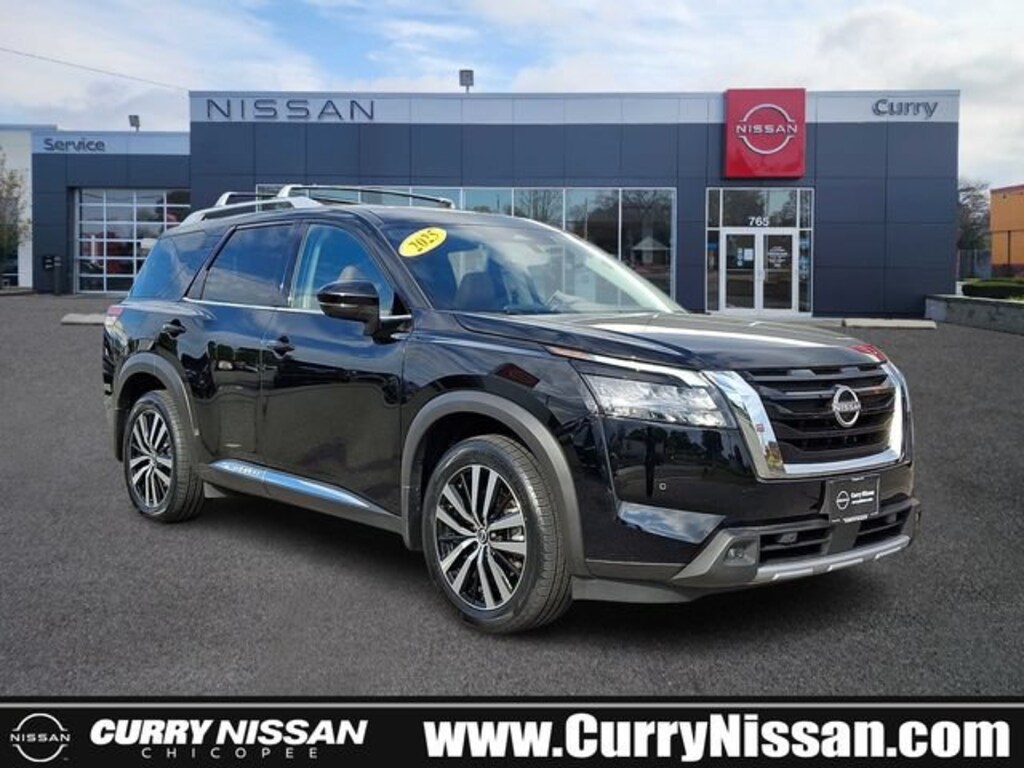 Used 2025 Nissan Pathfinder Platinum SUV