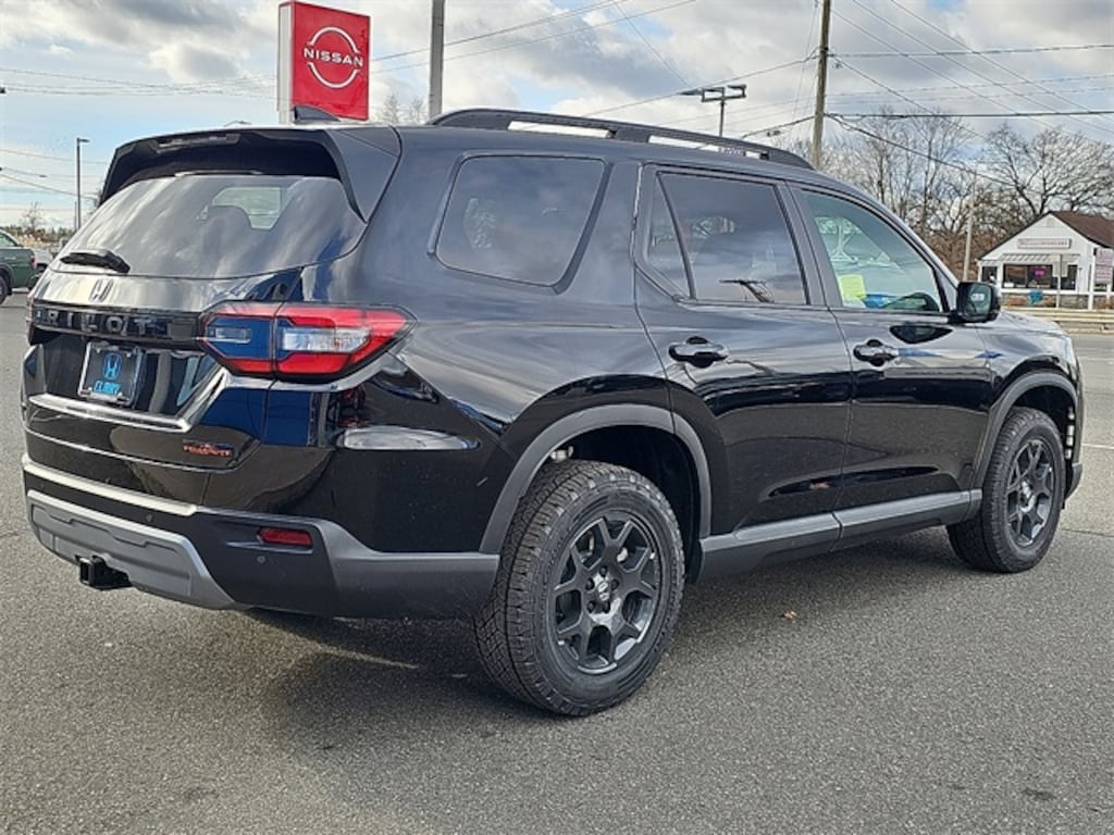 New 2025 Honda Pilot TrailSport SUV