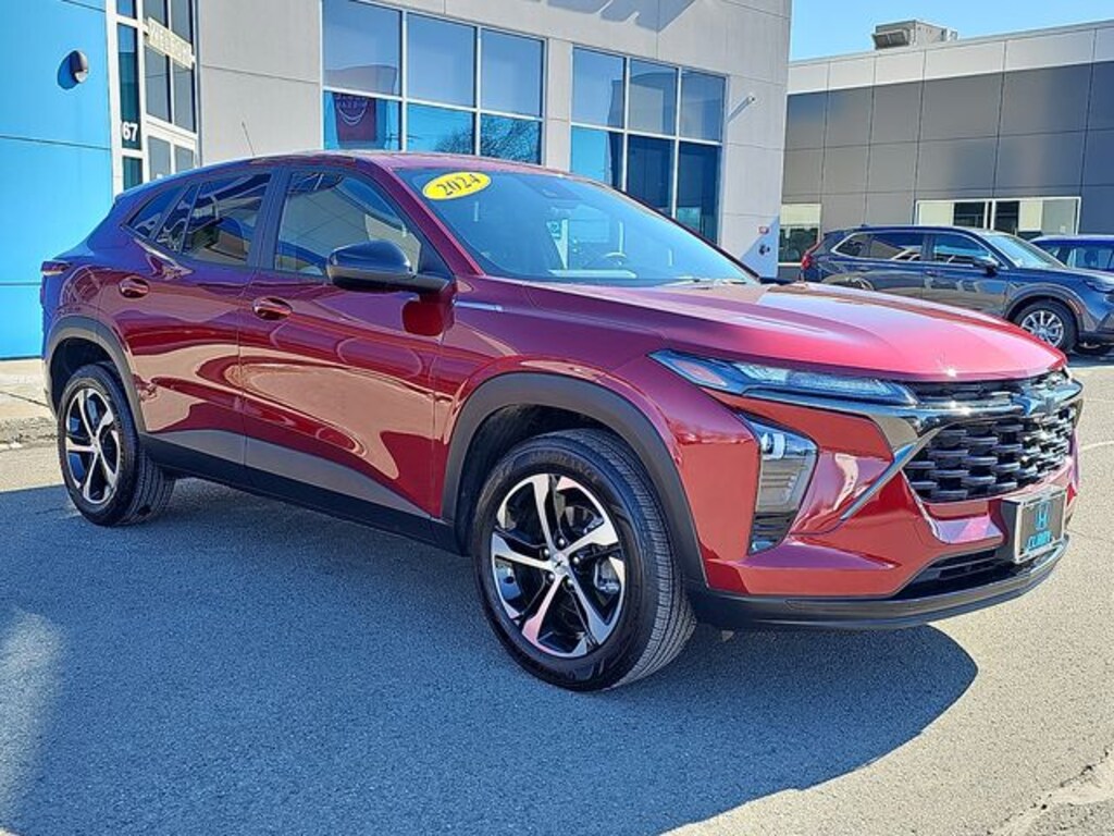 Used 2024 Chevrolet Trax 1RS SUV