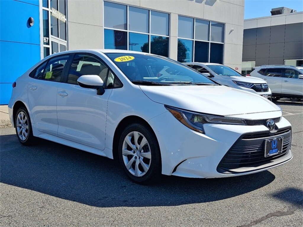 Used 2024 Toyota Corolla LE Sedan