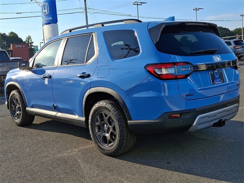 New 2025 Honda Pilot TrailSport SUV