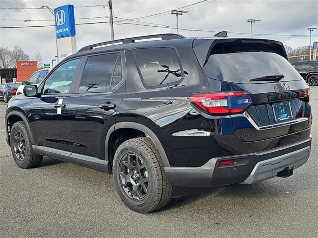 New 2025 Honda Pilot TrailSport SUV