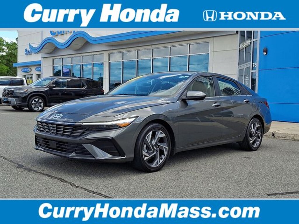Used 2025 Hyundai Elantra SEL Convenience Sedan