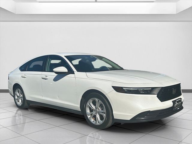 2023 Honda Accord LX's photo