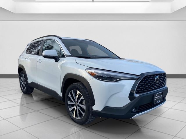 2024 Toyota Corolla Cross XLE's photo