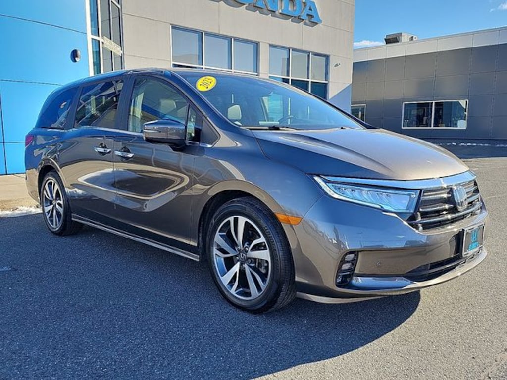 Certified 2023 Honda Odyssey Touring Van