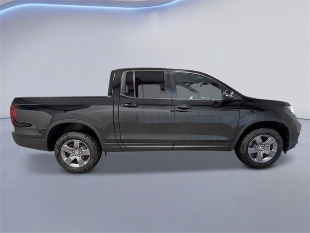 2025 Honda Ridgeline TrailSport photo 2