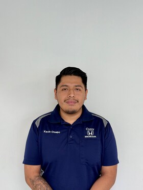 Staff member Kevin Crespo from ID_271e35abf0b7