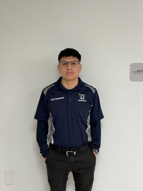 Staff member Erik Santander from ID_271e35abf0b7