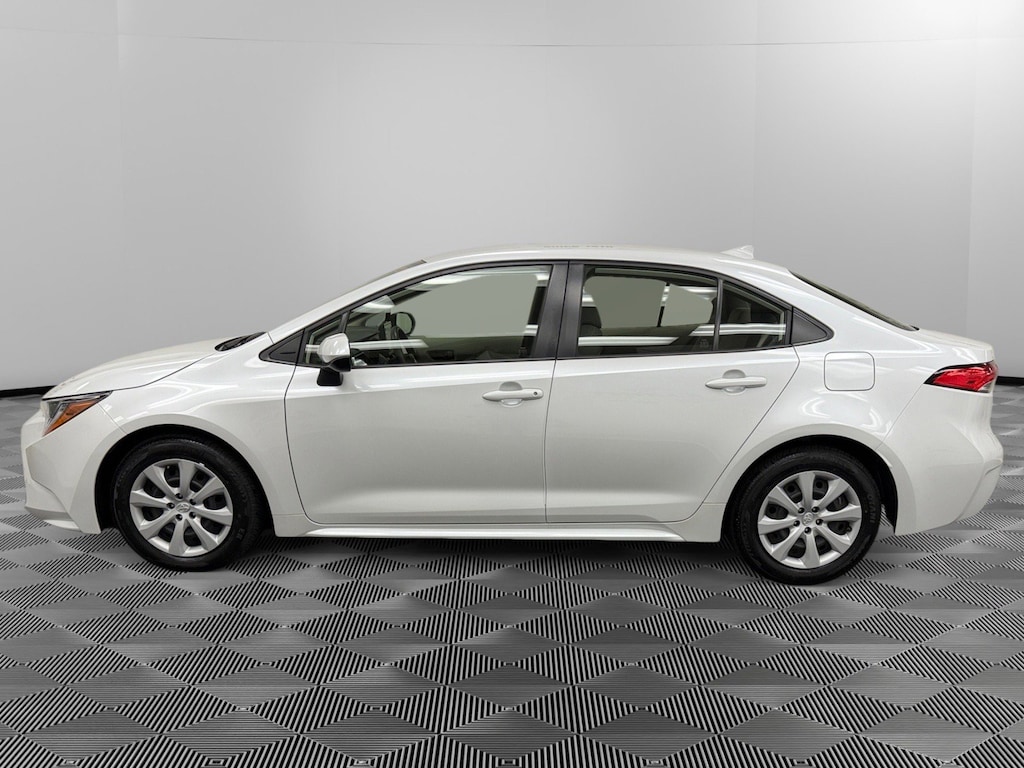 Used 2022 Toyota Corolla LE LE CVT