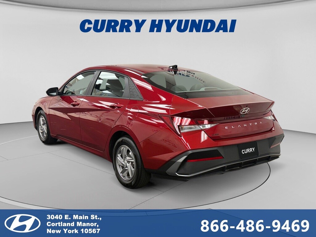 Used 2025 Hyundai Elantra SE IVT