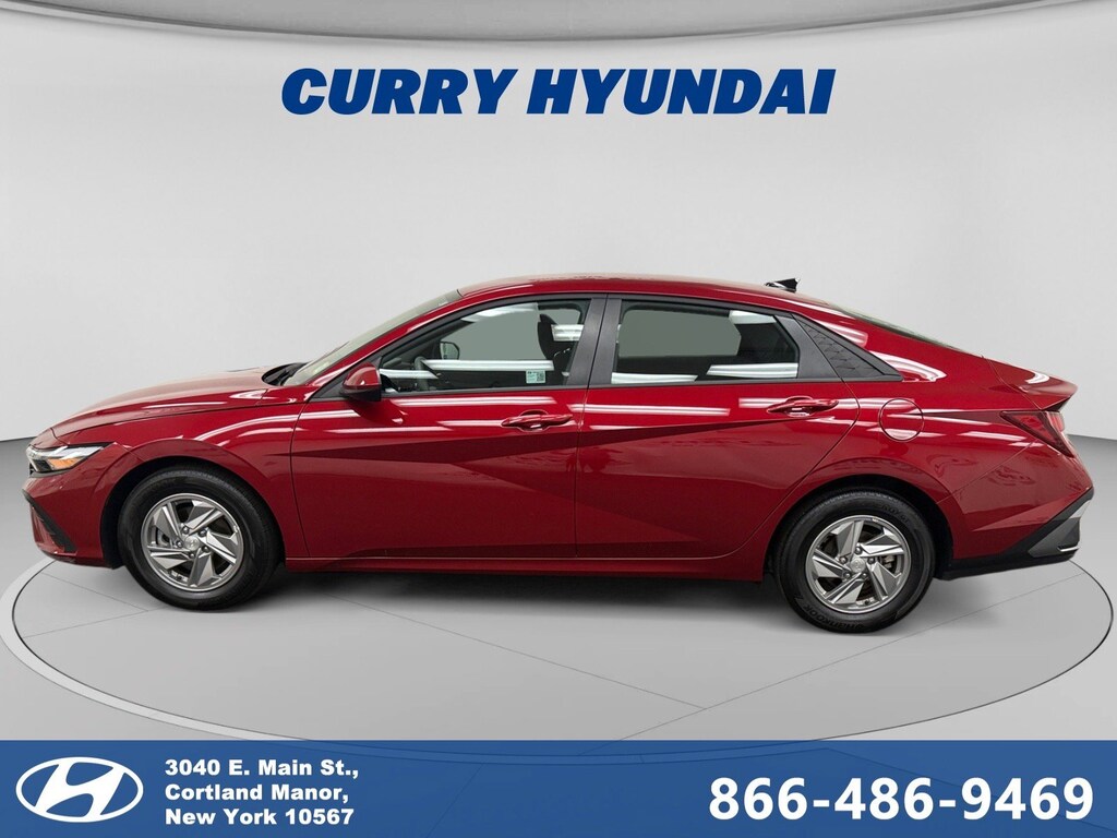 Used 2025 Hyundai Elantra SE IVT