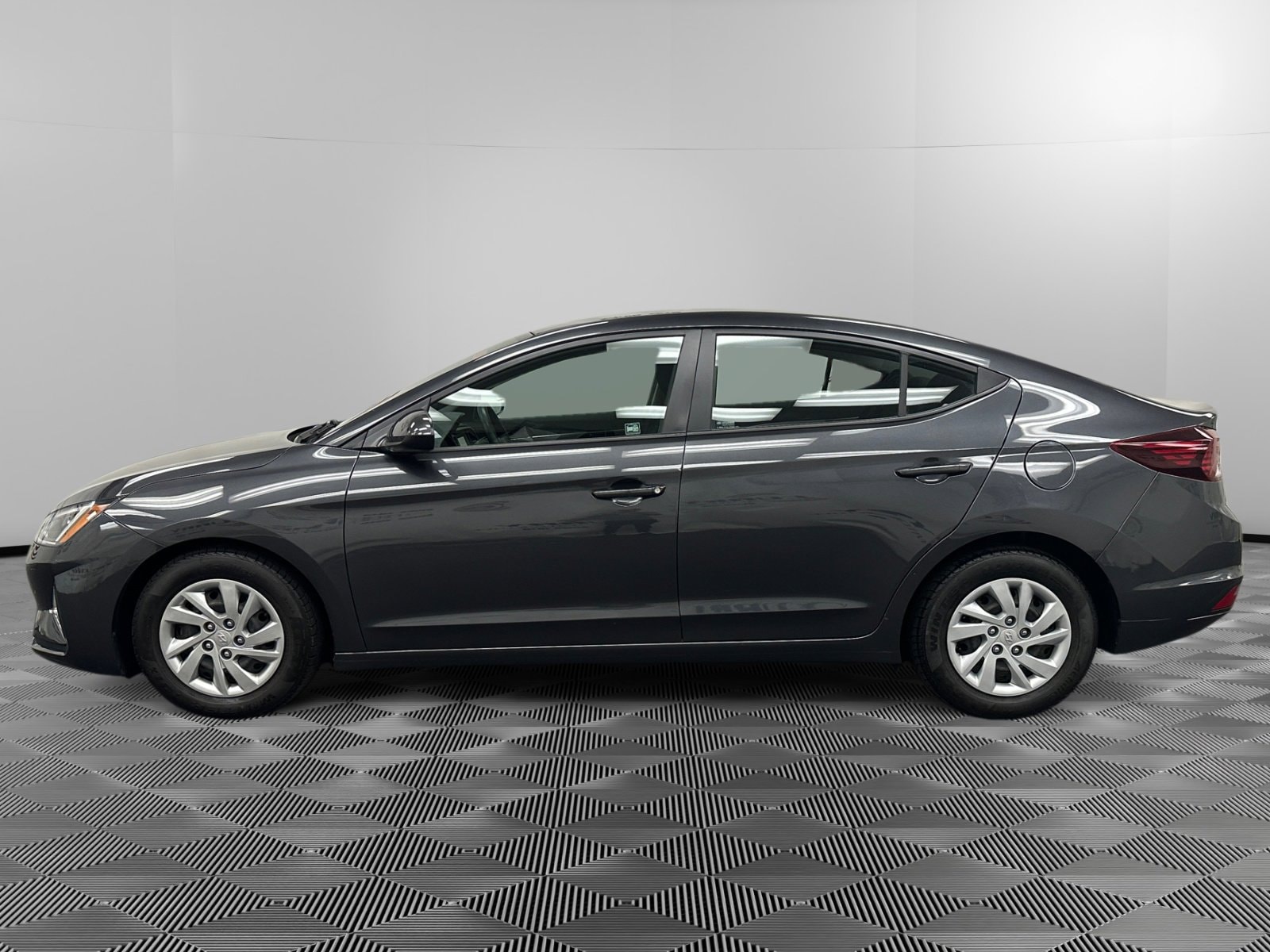 Used 2020 Hyundai Elantra SE with VIN 5NPD74LF2LH617413 for sale in Cortlandt Manor, NY