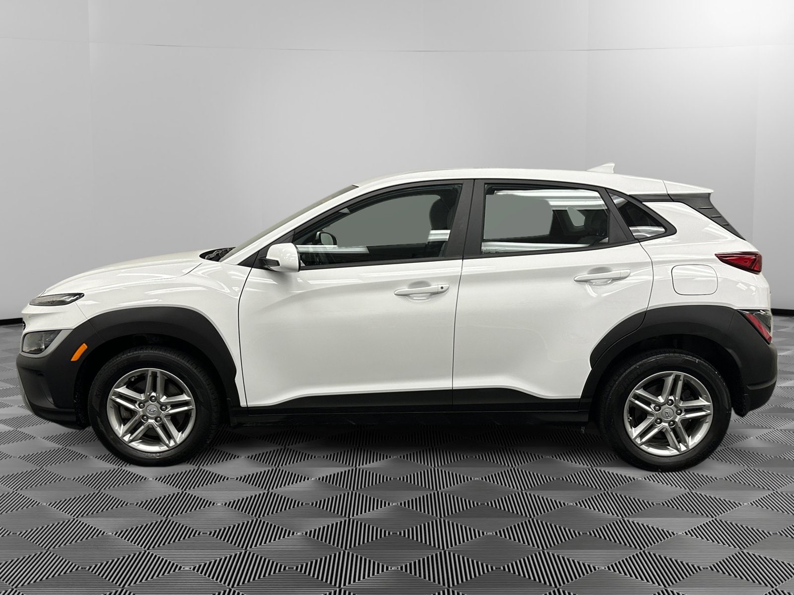 Certified 2022 Hyundai Kona SE with VIN KM8K2CAB1NU877631 for sale in Cortlandt Manor, NY