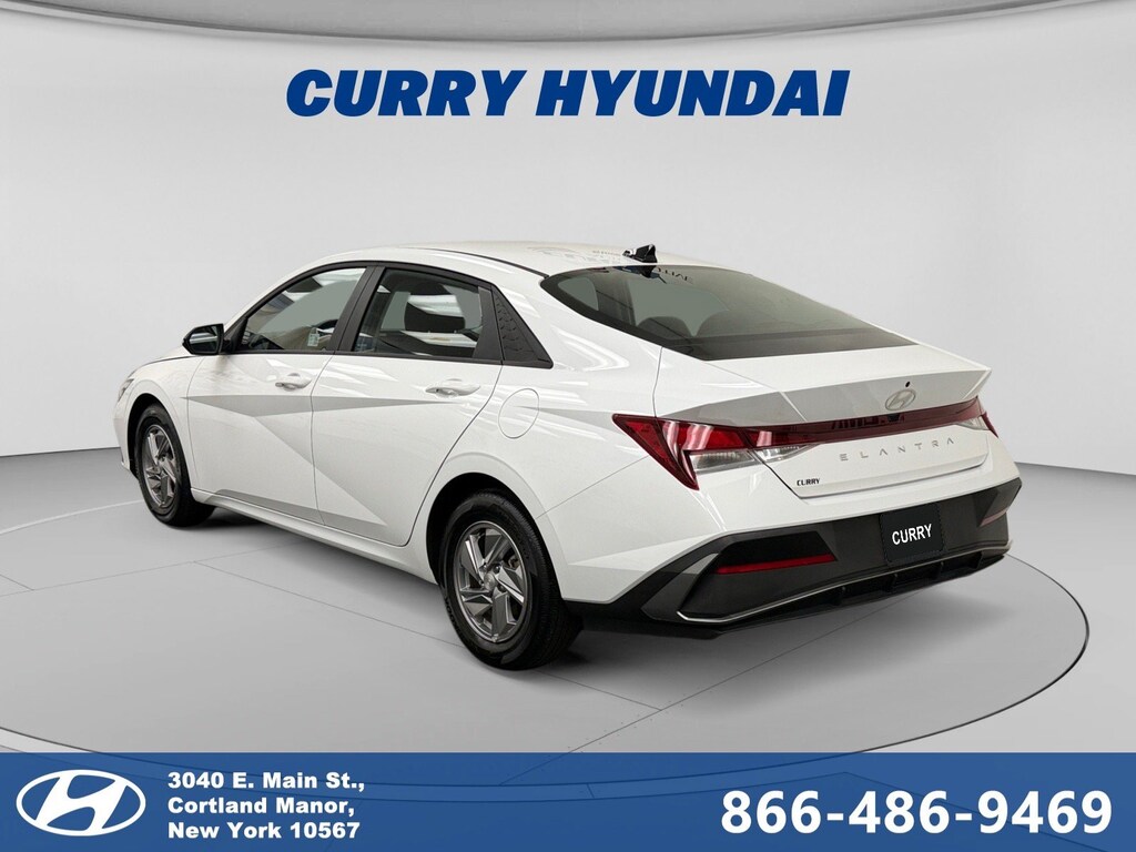 Used 2025 Hyundai Elantra SE IVT