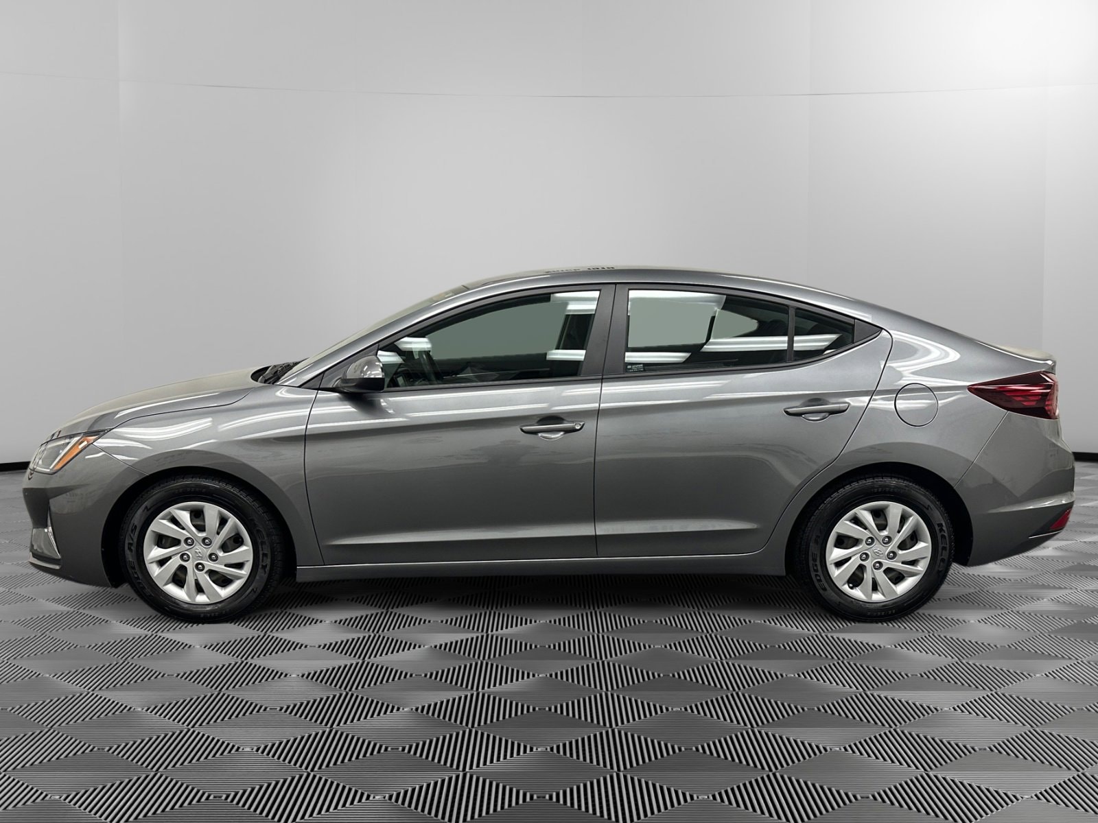 Used 2019 Hyundai Elantra SE with VIN 5NPD74LF7KH419134 for sale in Cortlandt Manor, NY