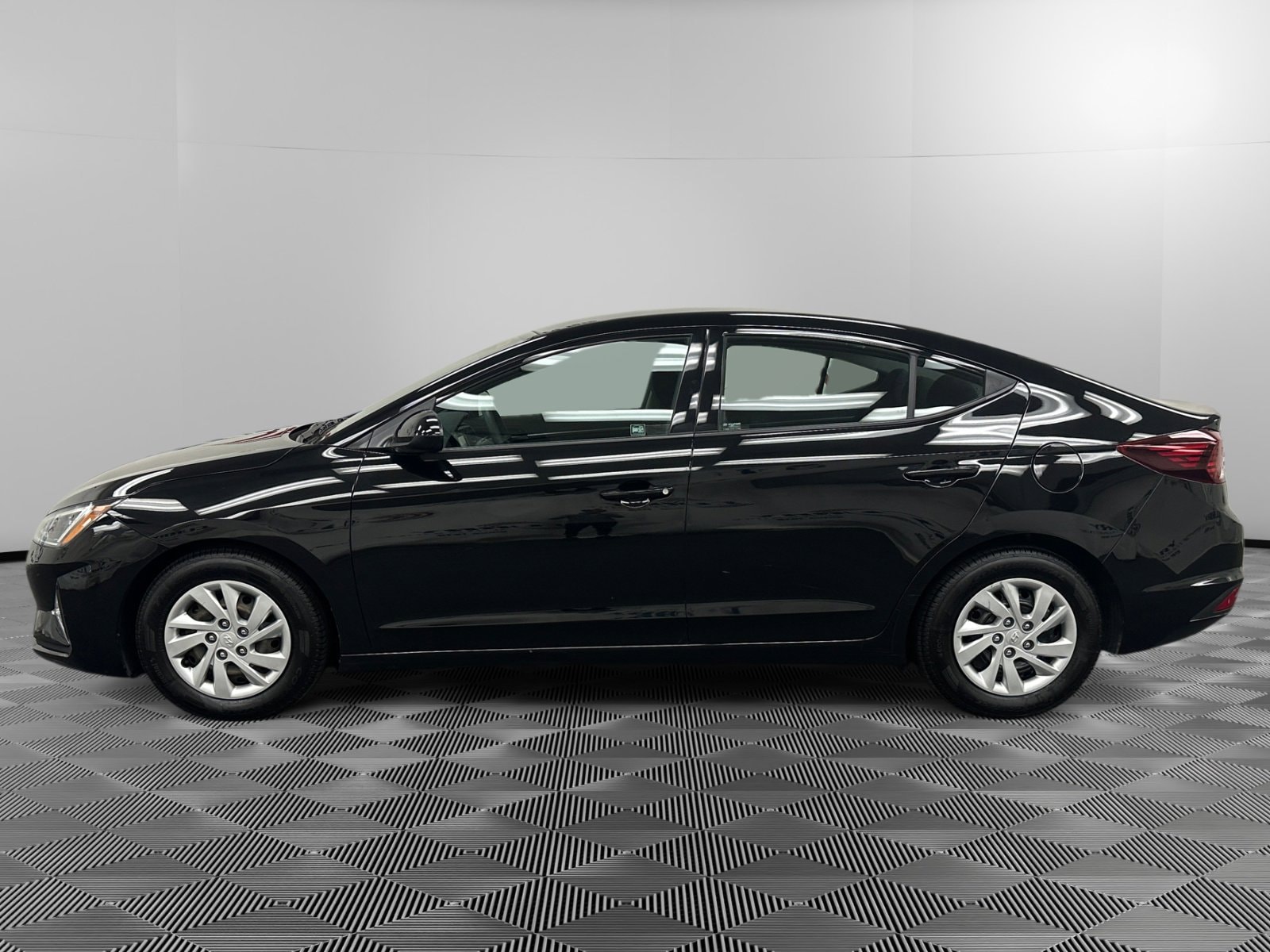 Certified 2020 Hyundai Elantra SE with VIN 5NPD74LF1LH588969 for sale in Cortlandt Manor, NY