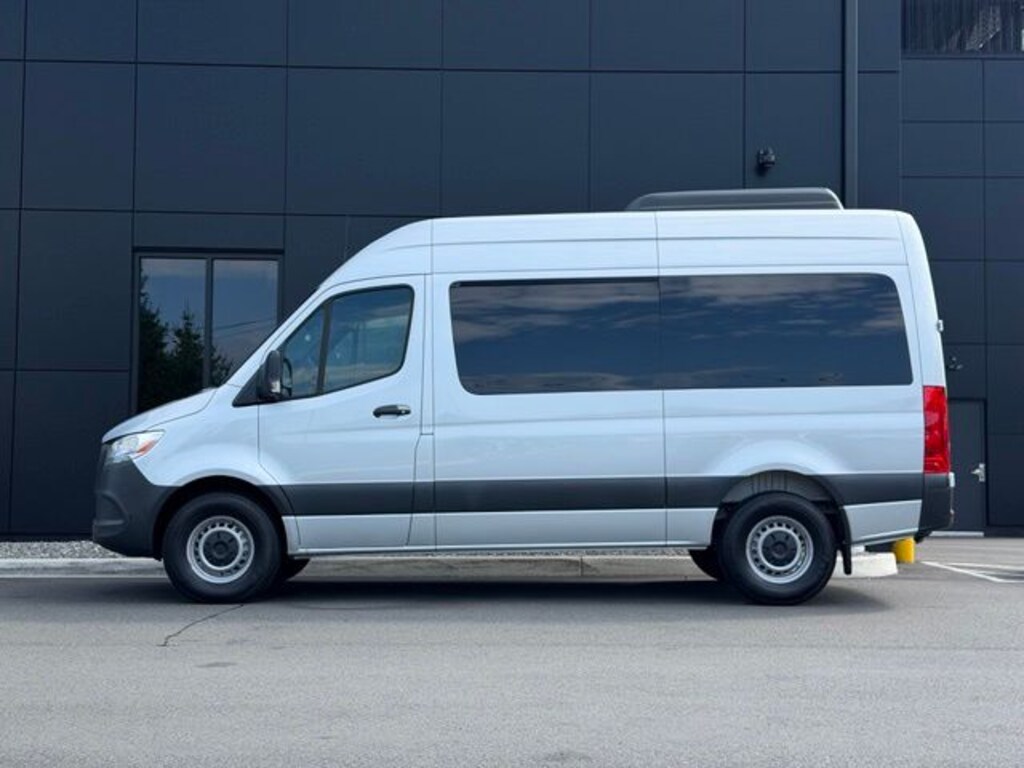 New 2024 Mercedes-Benz Sprinter 2500 Passenger 144 WB Minivan/Van