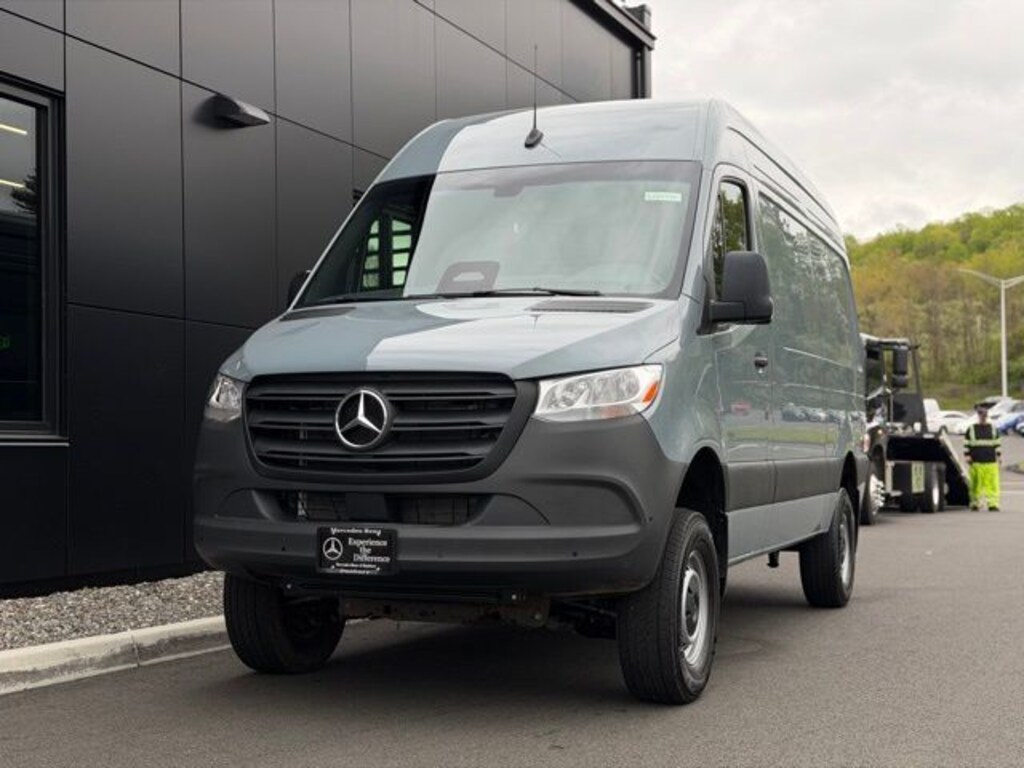 New 2025 Mercedes-Benz Sprinter 2500 Cargo 144 WB Cargo Van