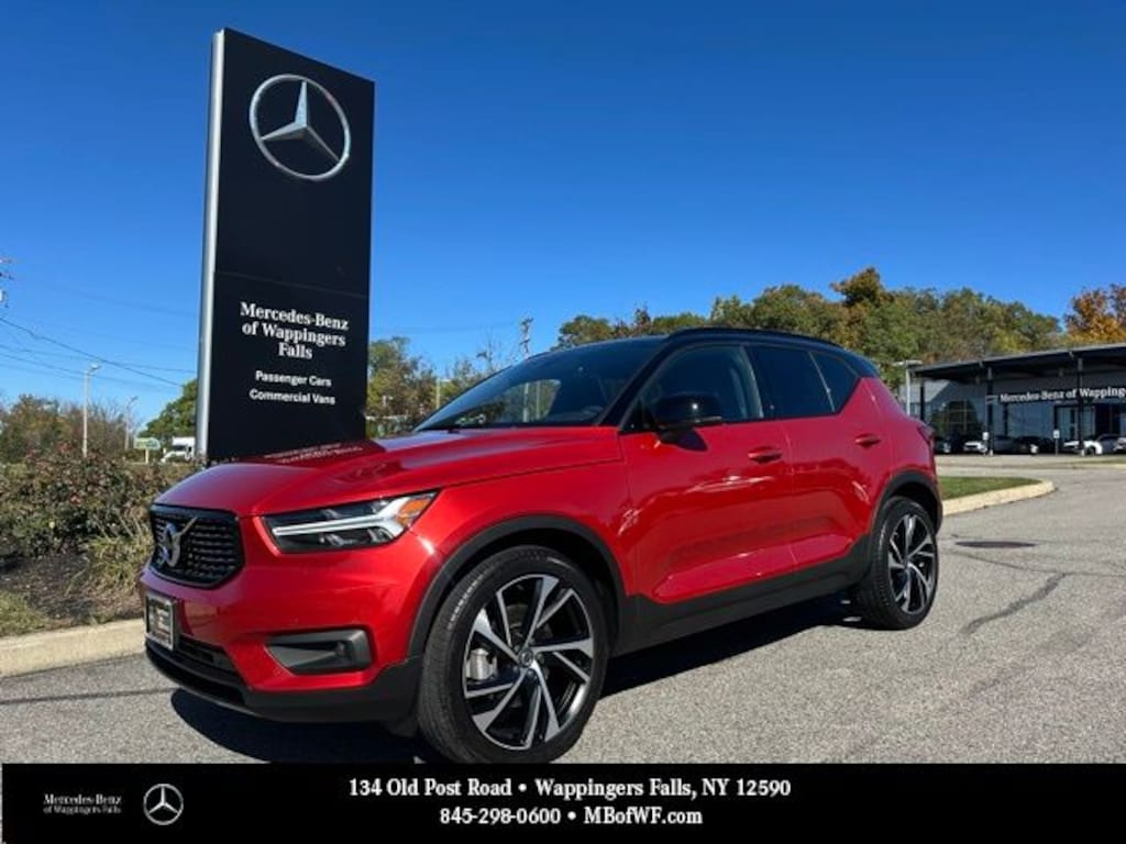 Used 2022 Volvo XC40 R-Design SUV