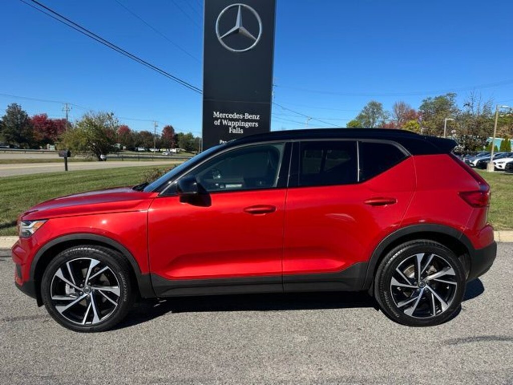 Used 2022 Volvo XC40 R-Design SUV