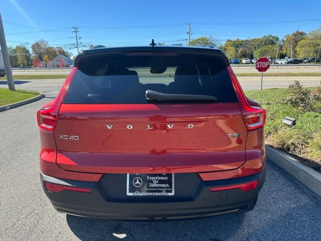 Used 2022 Volvo XC40 R-Design SUV
