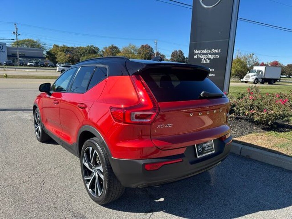 Used 2022 Volvo XC40 R-Design SUV