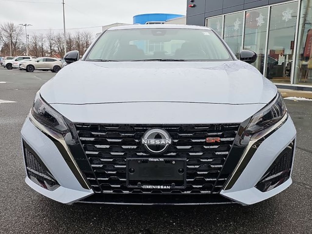 Used 2025 Nissan Altima SR Sedan