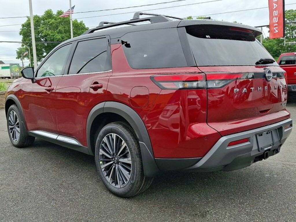 New 2026 Nissan Pathfinder Platinum SUV