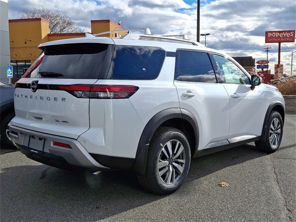 New 2025 Nissan Pathfinder SL SUV