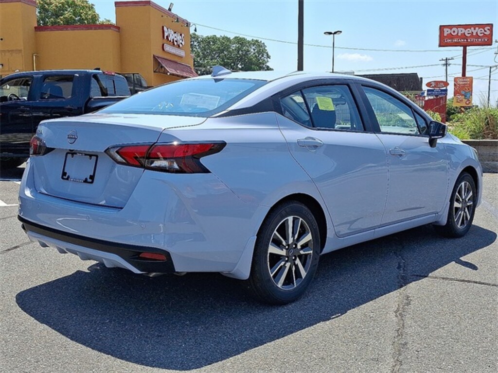 New 2025 Nissan Versa 1.6 SV Sedan