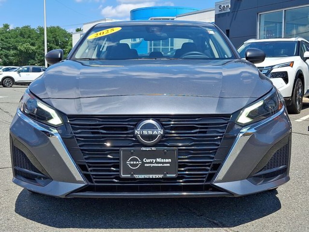 Used 2025 Nissan Altima SV Sedan
