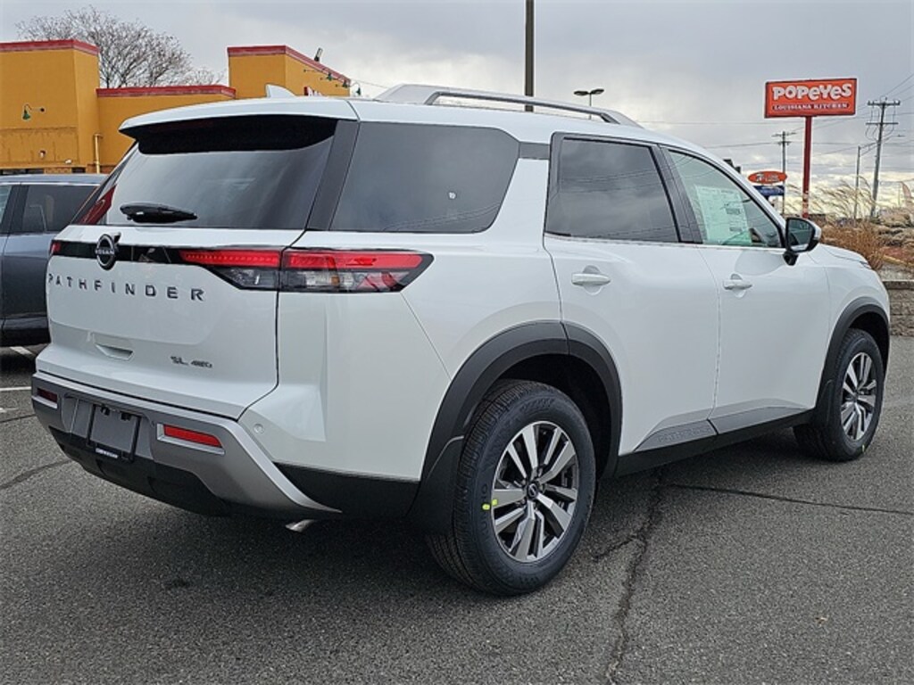 New 2025 Nissan Pathfinder SL SUV