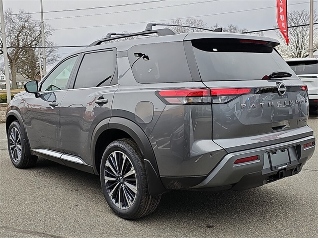 New 2026 Nissan Pathfinder Platinum SUV