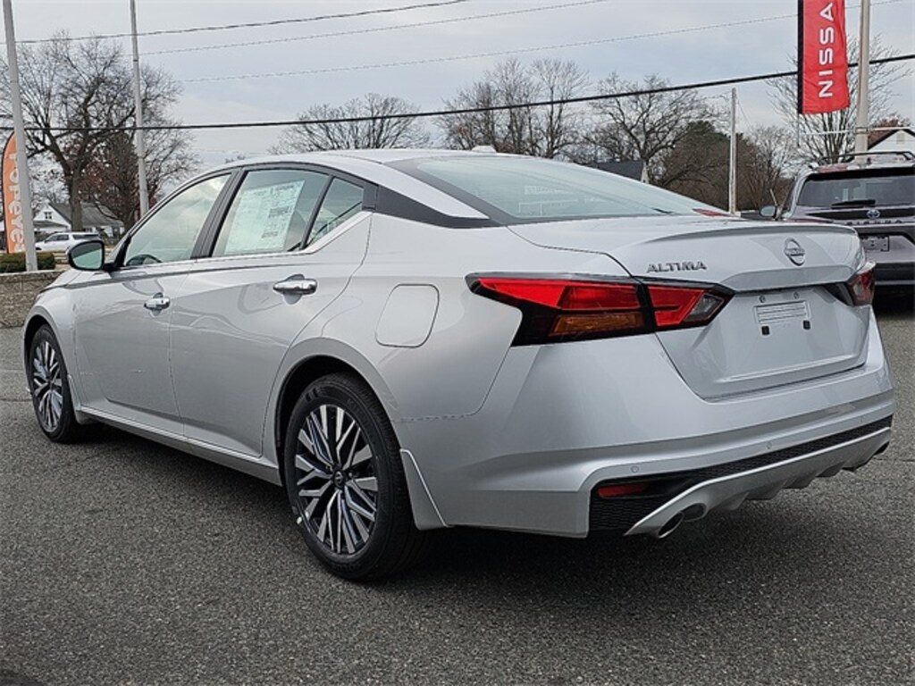 New 2025 Nissan Altima SV Sedan