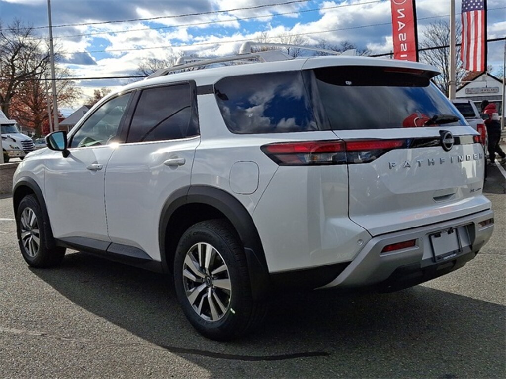 New 2025 Nissan Pathfinder SL SUV